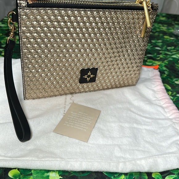 India Hicks Moonlight Metallic Gold Black Leather Clutch Wristlet NEW - Picture 2 of 16